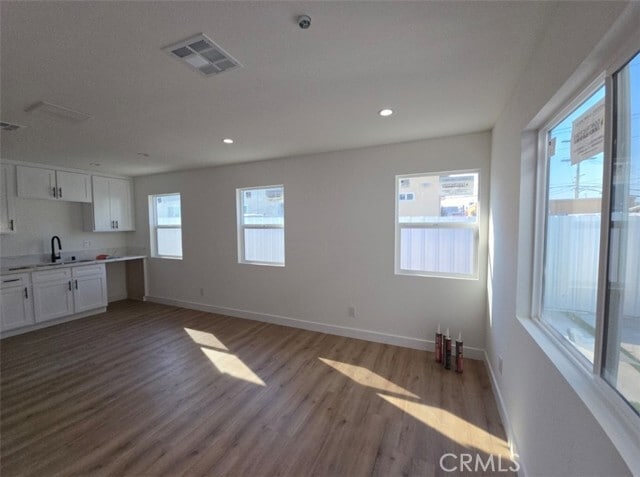 Building Photo - 1547 W 82nd St