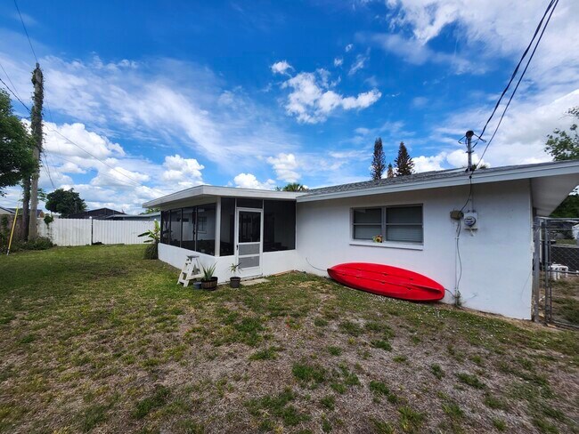 Foto del edificio - 2521 Tomoka Ave