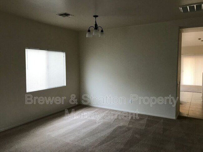 Foto del edificio - 5254 W Glass Ln