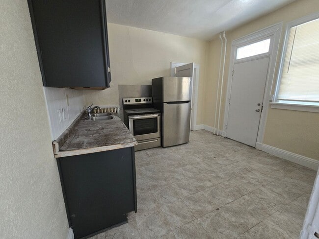 Building Photo - HAW2439