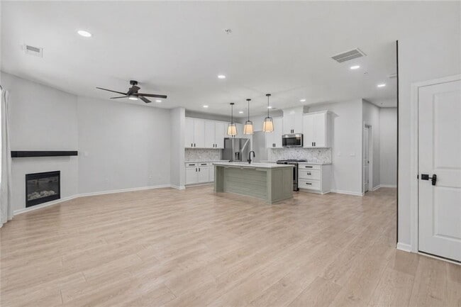 Building Photo - 1339 Endicott Ct