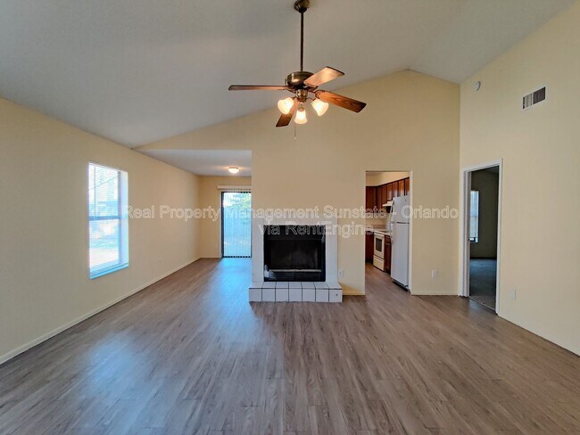 Building Photo - 10025 Creekwater Blvd