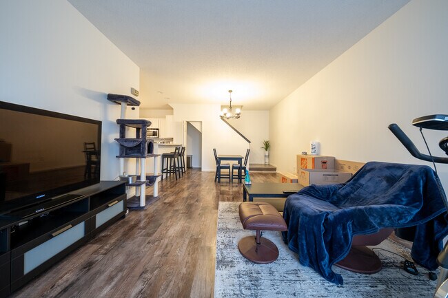 Foto del edificio - 9650 Alvarado Ln N