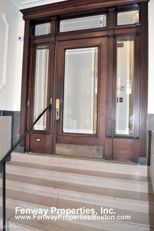 Building Photo - Studio, 1 bath  - 27 Park Dr Apt 9S