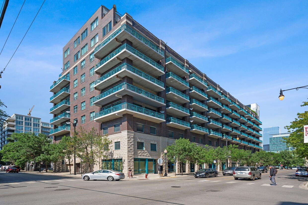 Primary Photo - 920 W Madison St