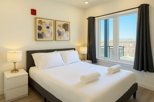 Building Photo - 2400 E Huntingdon St