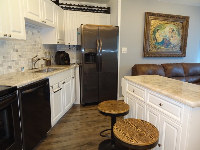 Building Photo - 211 E Ohio St