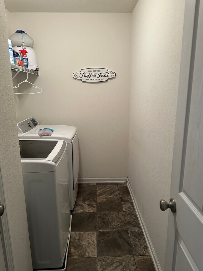 Building Photo - 267 Alexander Pointe Dr