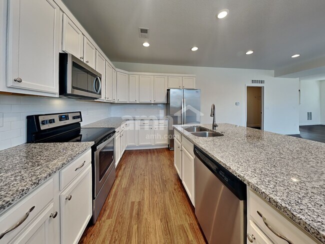 Foto del edificio - 10187 Dover St