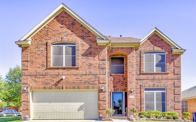 Beautifully Maintained 4 bed/3bath 2 Story Brick home - Beautifully Maintained 4 bed/3bath 2 Story Brick home