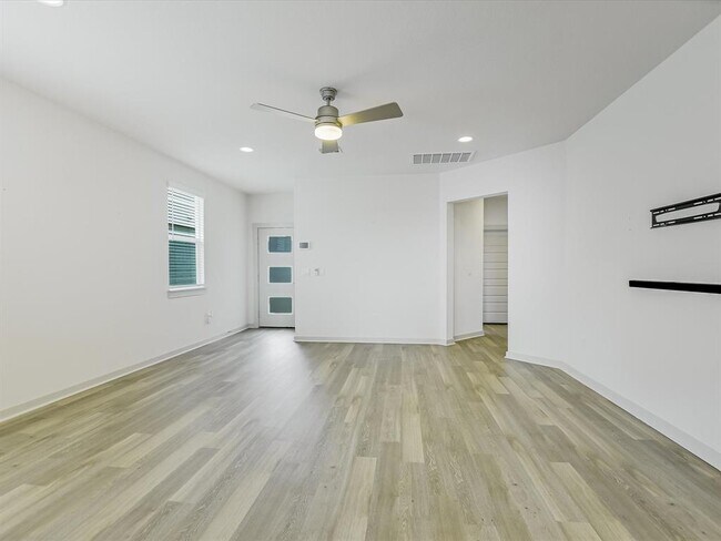 Foto del edificio - 7712 Jackson Graham Dr