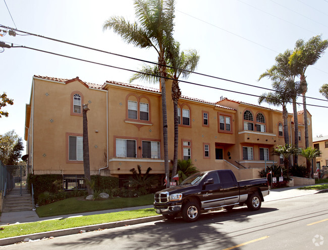 Building Photo - Thornburn Apartments