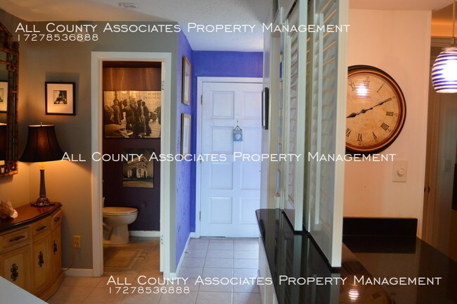 Building Photo - 433 Paula Dr S