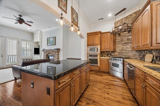 Foto del edificio - 2128 Harold St