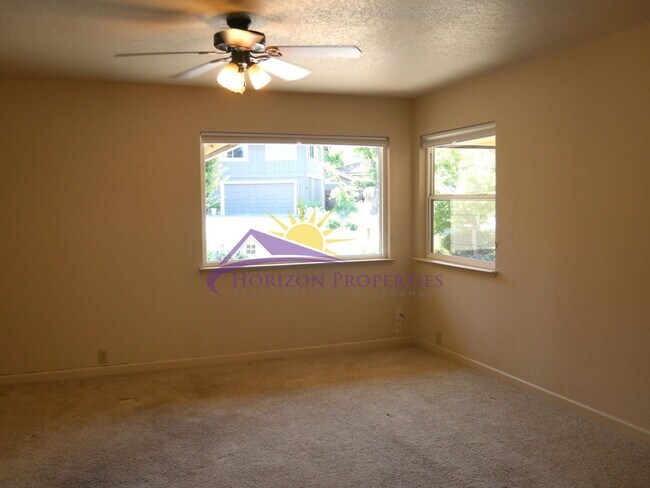 Foto del edificio - 3 Bed 2.5 Bath 1,766 sqft Fair Oaks Home