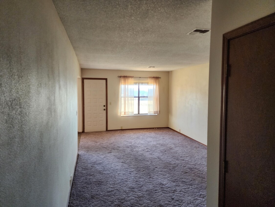 Building Photo - 324 E Orbit Dr