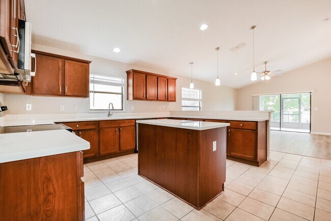 Building Photo - 2119 Bexley Dr