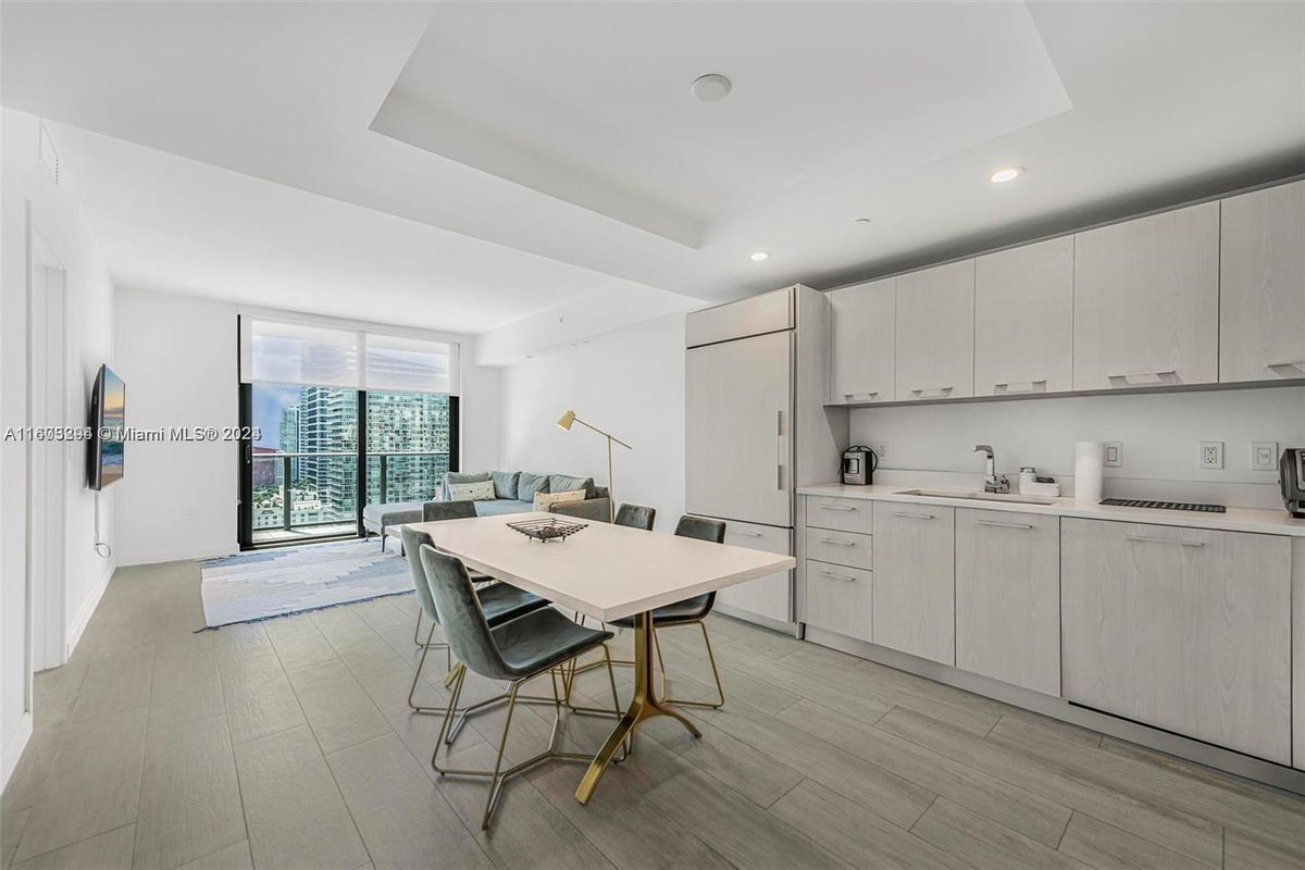 Foto del edificio - 45 SW 9th St