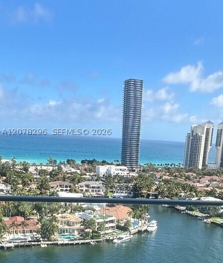 Building Photo - 19500 Turnberry Way