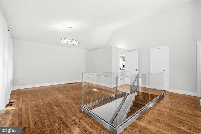 Foto del edificio - 9416 Holbrook Ln