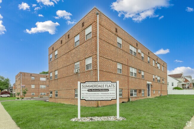 7961-7965 Summerdale Ave Filadelfia, PA 19111 - Summerdale Flats
