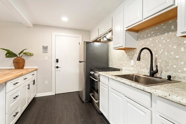 Foto del edificio - 12470 Fernwood Dr