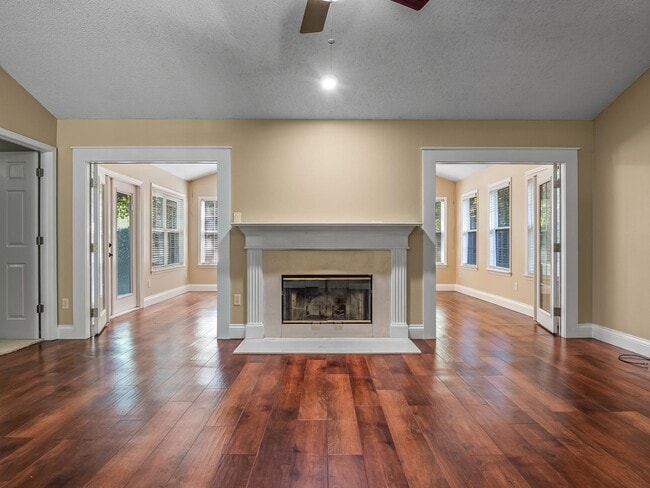 Foto del edificio - 163 Sugar Plum Dr