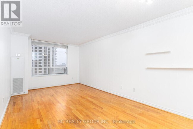 Building Photo - 18-1018 Sommerset Way