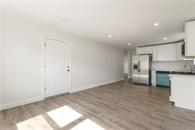 Building Photo - 30 Danby St