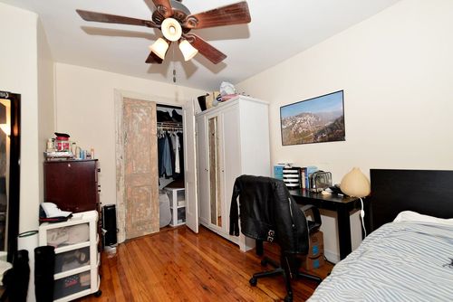 Foto del edificio - 271 E 10th St