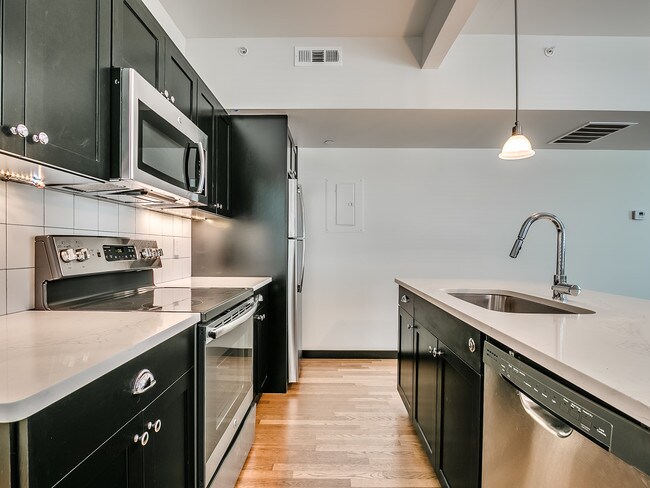 Building Photo - 627 NW 5th St