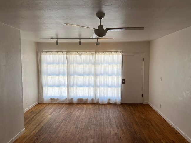 Building Photo - Downtown Huntridge, Almost 1/4 acre lot. R...