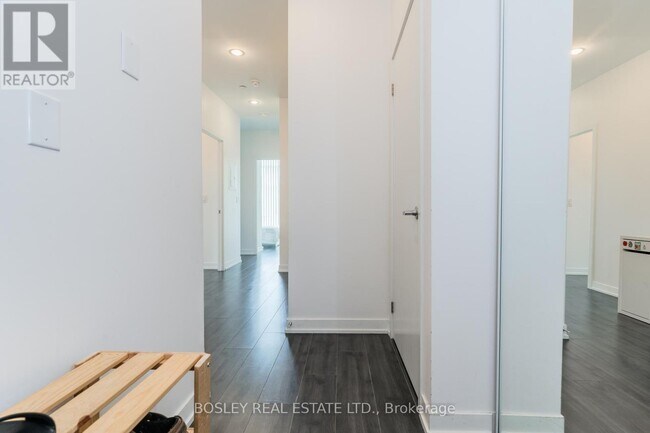 Building Photo - 18-618 Rean Dr