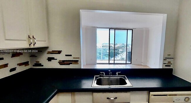 Foto del edificio - 13499 Biscayne Blvd