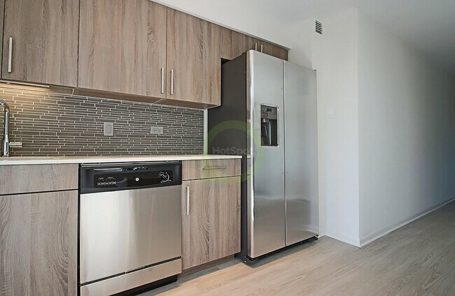 Foto del edificio - 898 S Ashland Ave