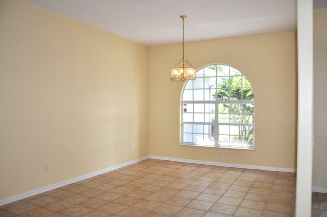 Building Photo - 4040 8th Ln