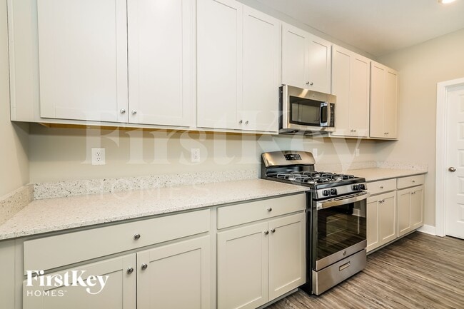 Building Photo - 2332 S Carlota Dr