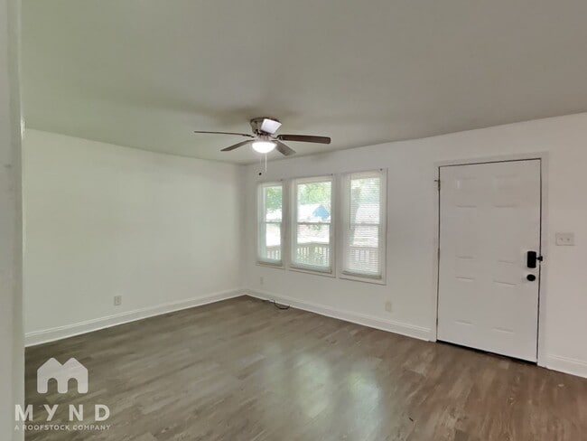 Foto del edificio - 433 W Lake Ave NW