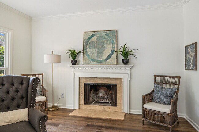 Foto del edificio - 4100 Lealand Ln