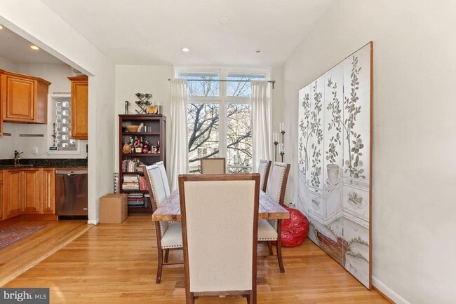 Foto del edificio - 725 Delaware Ave SW