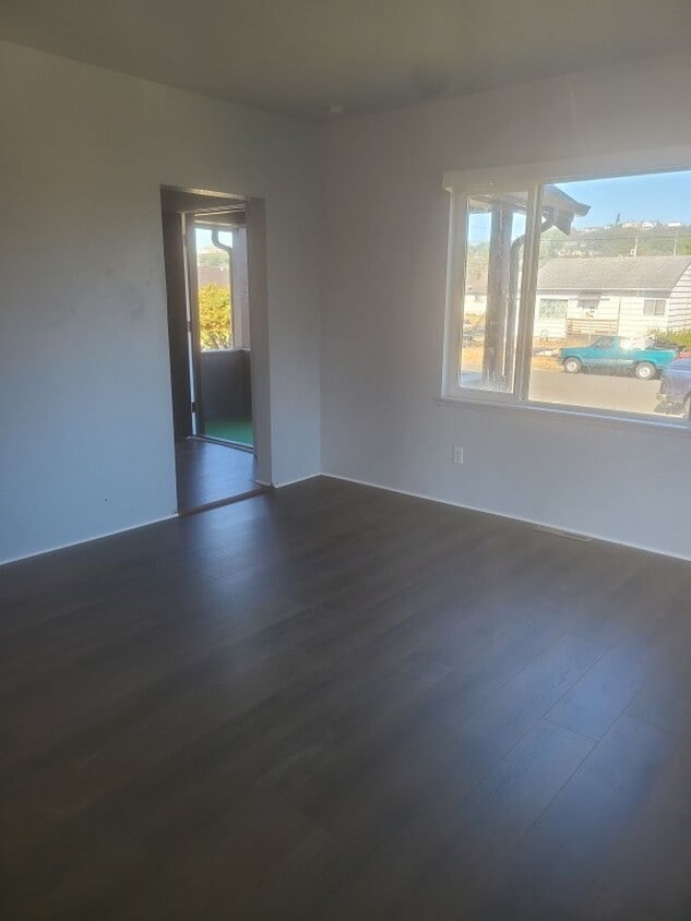 Foto principal - 1415 W Second St