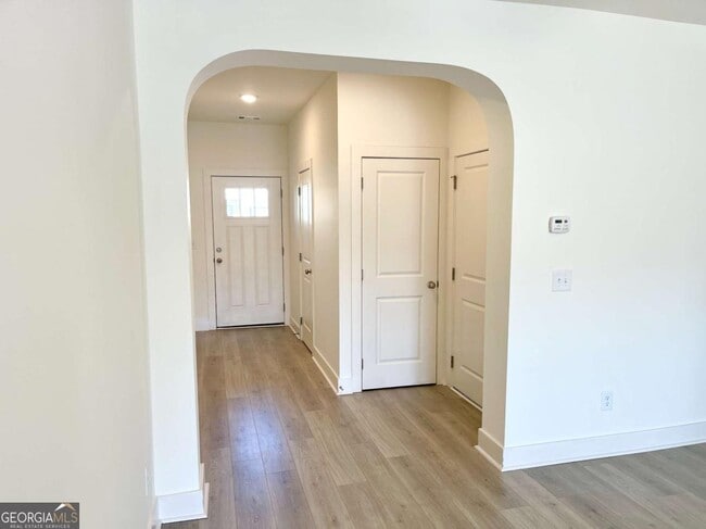 Building Photo - 5859 Greystone Dr