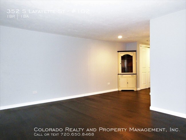 Foto del edificio - 352 S Lafayette St