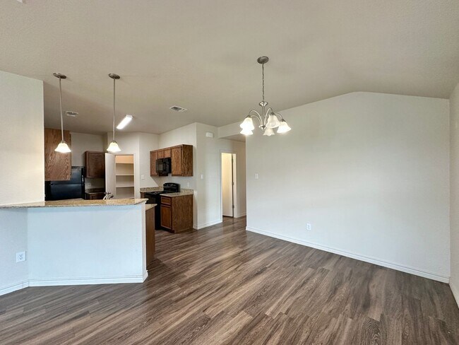 Building Photo - 906 Childress Dr