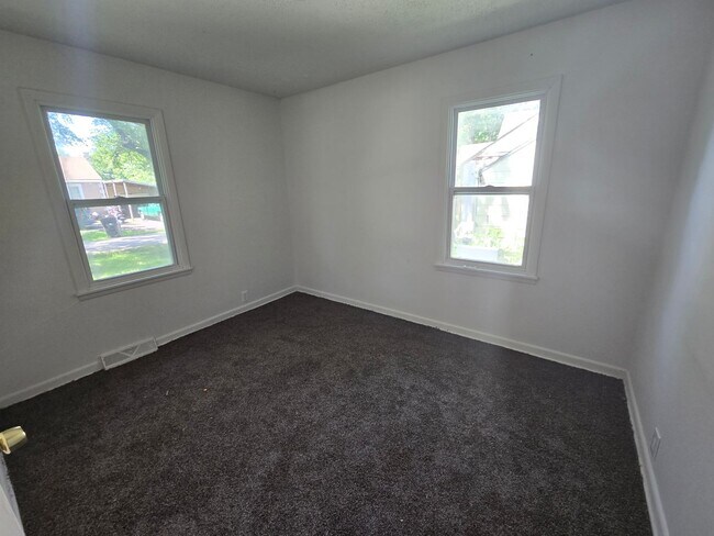 Foto del edificio - 3 bed 1 bathroom house