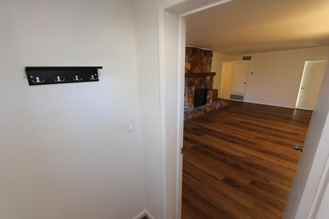 Building Photo - Price Improvement + $500 Move-In Special! Remodeled Unit with Community Garden – Prime Flagstaff ...
