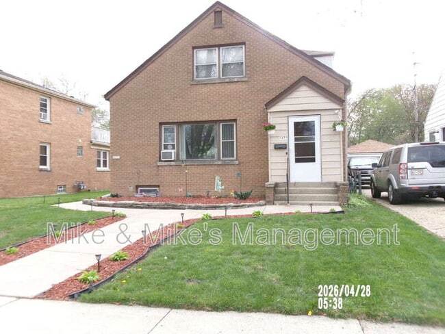 Building Photo - 4479A N 44th St