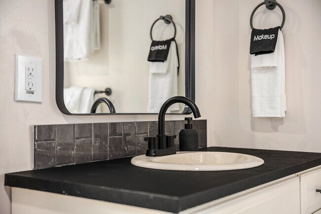 Foto del edificio - 37 Gold Ave NW