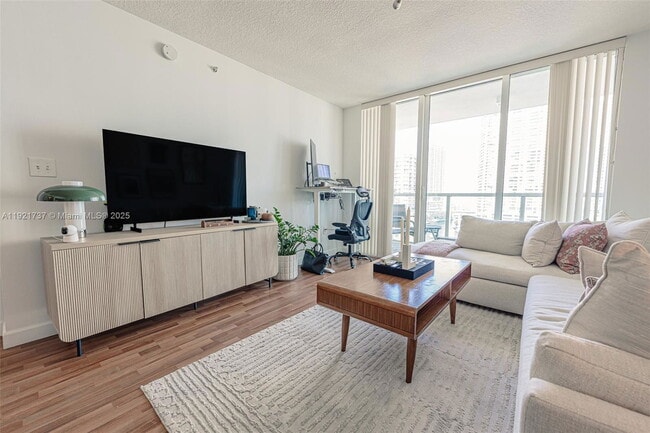 Building Photo - 31 SE 5th St