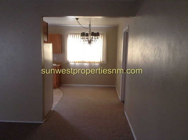 Building Photo - 2 Bedroom, 1 Bath